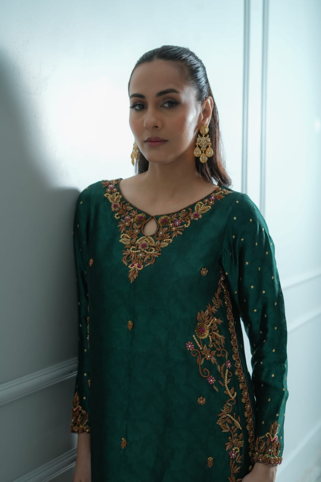 𝐙𝐲𝐫𝐚 
Rs 68,900
