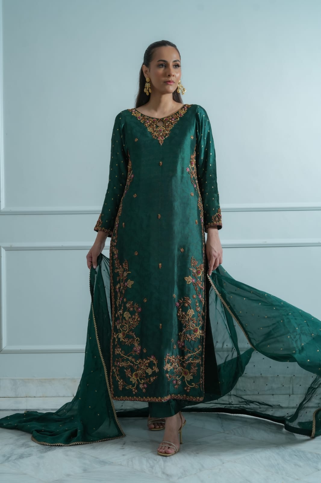 𝐙𝐲𝐫𝐚